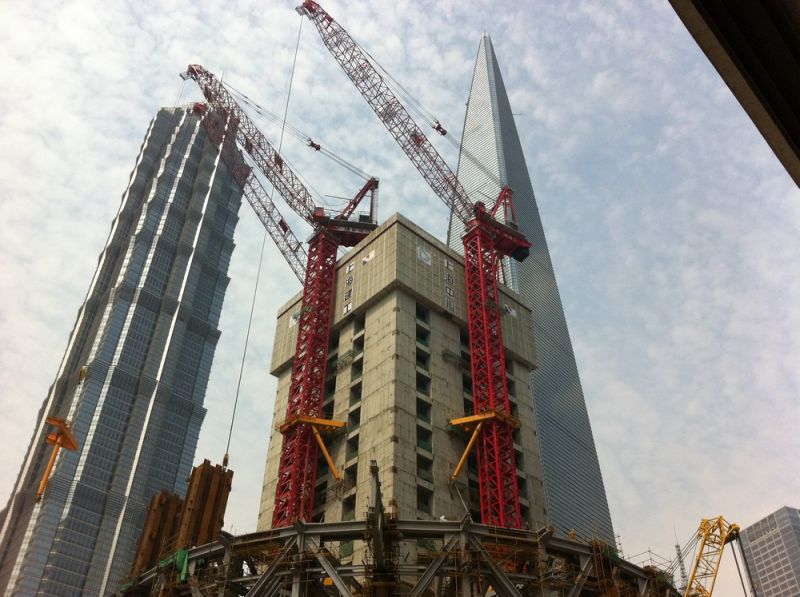 超级工程---上海中心楼液压同步提升